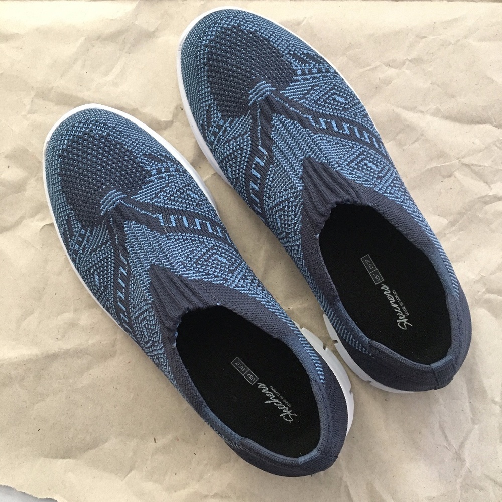 ⭐️ Skechers Women's Slip-On Navy Blue Textile Print